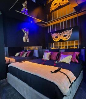 Coursan Apartment | Suite de luxe érotique chic