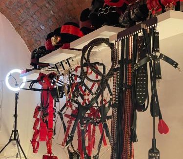 Saint-Quentin Apartment | Suite de Luxe - Jacuzzi & Cave Secrète