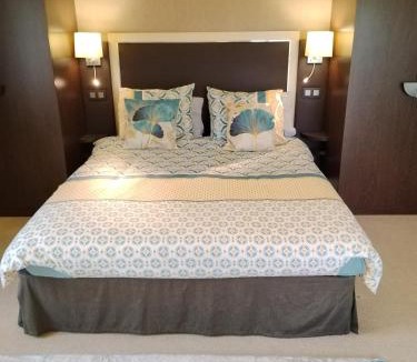 Juvignac Apartment | Suite Deluxe vue sur Golf