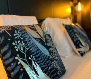 Villereal Apartment | Suite Donatella - Piscine, Vue Hippodrome & Village à pied