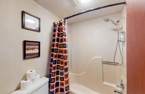 Eureka Springs Historic District Apartment | Suite Dreams 101 - Tradewinds