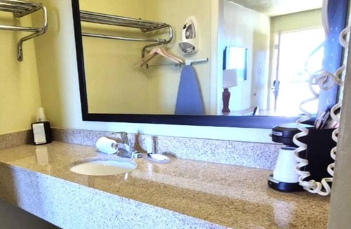 Mattoon Hotel | Suite Dreams Hotel