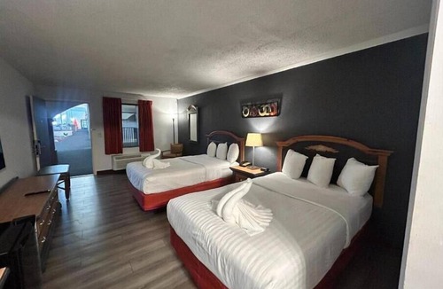 Mattoon Hotel | Suite Dreams Hotel