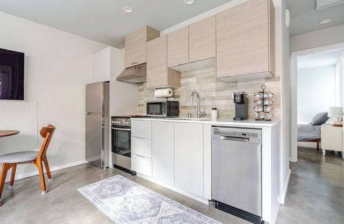 Ballard House | Suite Dreams in Ballard