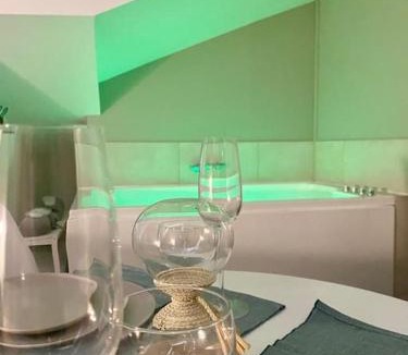 Montargis Apartment | Suite Dune - Escapade Romantique avec Jacuzzi Privé