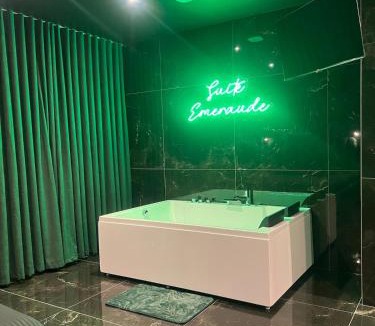 Centre Ville Apartment | Suite Emeraude