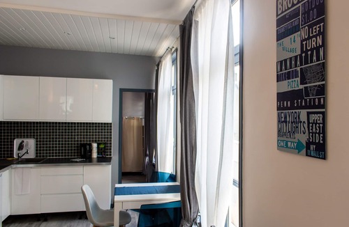 Saint-Quentin Apartment | Suite-Ensuite-Garden view