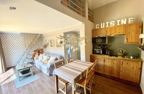 Orbey Villa | Suite-Family-Ensuite with Shower-Mountain view