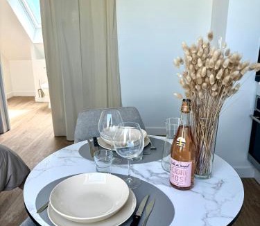 Chateauneuf-du-Faou Apartment | Suite Fleurs des champs