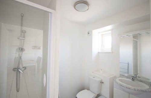 Oye-Plage Apartment | Suite for 2 people - One Bedroom Apartment, Sleeps 2