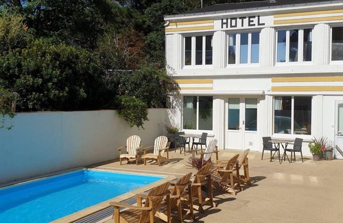 Saint-Jean-de-Monts Hotel | Suite for 3 .