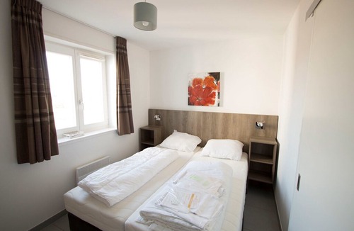 Oye-Plage Apartment | Suite for 4 people - One Bedroom Apartment, Sleeps 4