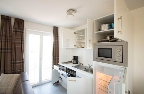 Oye-Plage Apartment | Suite for 6 people - Two Bedroom Apartment, Sleeps 6