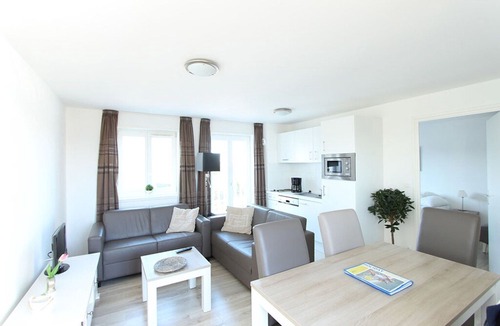 Oye-Plage Apartment | Suite for 6 people - Two Bedroom Apartment, Sleeps 6