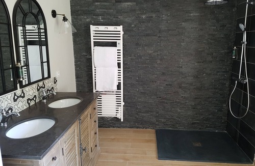 Sainte-Honorine-de-Ducy House | Suite colette with garden view