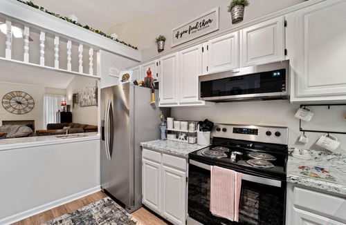 Jacksonville House | Suite Francis - Minutes from Camp LeJeune and the Beach!