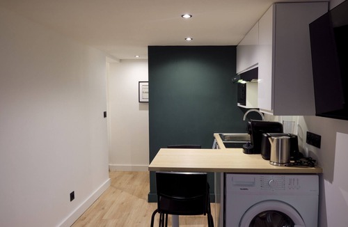 Saint Michel - Mairie Apartment | Suite Hanoï - Check in H24