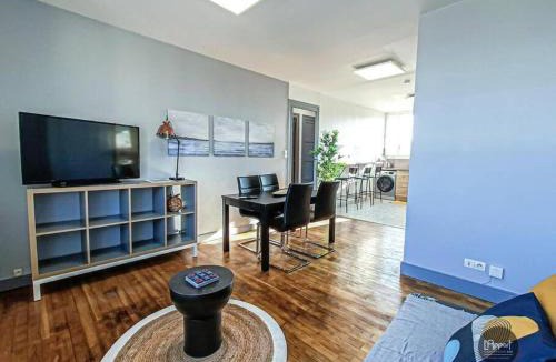 Angouleme Apartment | Suite Houmeau 3- Gare Pôle Image