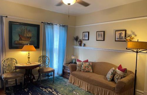 Downtown Riverside House | Suite in Downtown Riverside