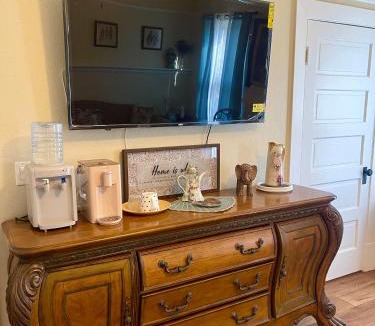 Downtown Riverside House | Suite in Downtown Riverside