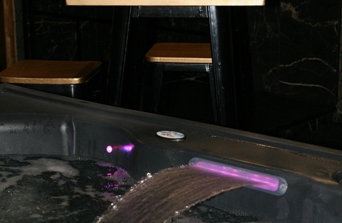 Frenouville Bed & Breakfast | Suite Jacuzzi 50 Nuances