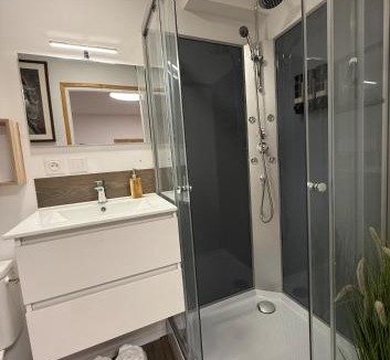 Caligny House | suite Jacuzzi terrasse privé parking