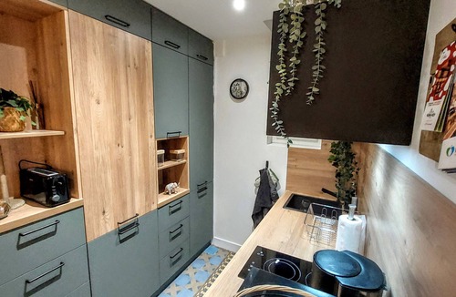 Orbec Apartment | Suite Jungle au Calme Avec Jardin + Netflix + Parking