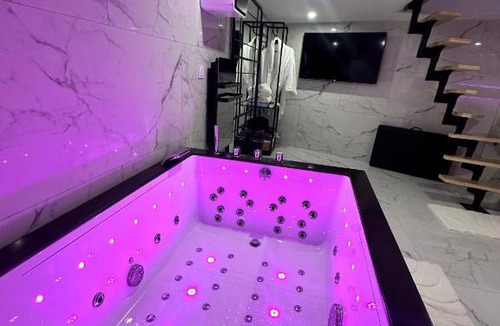 Lisieux Bed & Breakfast | Suite KING Size SAUNA JACUZZI