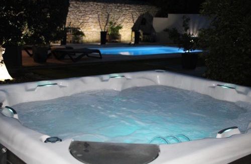 Moussan House | Suite l'inattendu avec Spa privatif et espace bien-être.