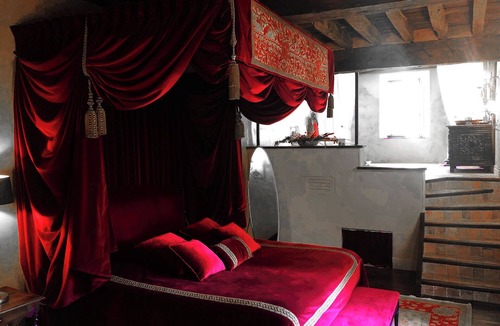 Jongieux Bed & Breakfast | Suite LA CHAPELLE - Château de la Mar