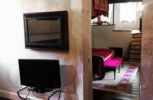 Jongieux Bed & Breakfast | Suite LA CHAPELLE - Château de la Mar