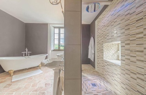 Jongieux Bed & Breakfast | Suite LA CHARDONNAY - Château de la Mar