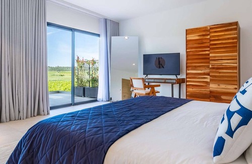 Plaissan Bed & Breakfast | Suite "La Sunset" - Heated pool & SPA