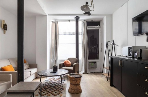 Quartier de l'Ecole-Militaire Apartment | Suite Leroux 26 - Cosy Apt in the Heart of Paris