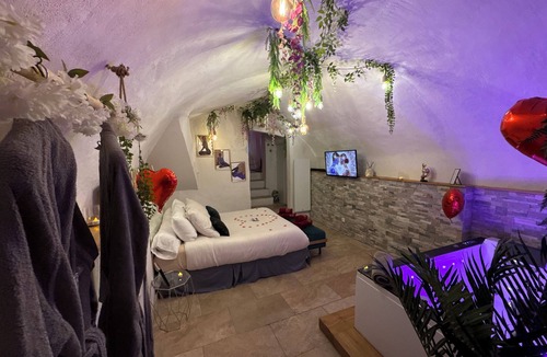 Auriol Bed & Breakfast | Suite Les Bains D'aphrodite