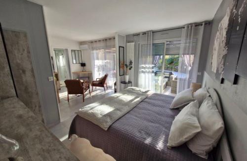 Cap d'Agde House | SUITE'LOFT Premium, La Demeure des Cèdres & SPA Cap d'Agde