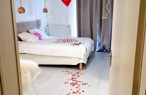 Downtown Angers Apartment | Suite Luxe Jacuzzi Cœur de Maine