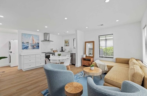 West Ashley House | Suite Magnolia-Hot Tub-Pet Friendly, Mins 2 DT