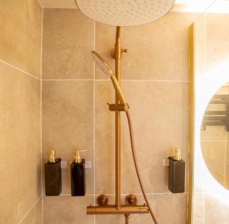 Saint-Martin-d'Ardeche Apartment | Suite Marrackech, Sauna, Jaccuzi , Piscine, vélo, Ardèche