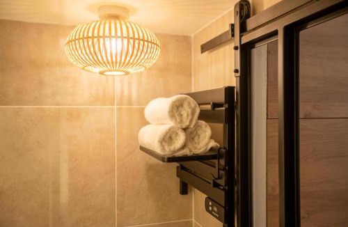 Saint-Martin-d'Ardeche Apartment | Suite Marrackech, Sauna, Jaccuzi , Piscine, vélo, Ardèche