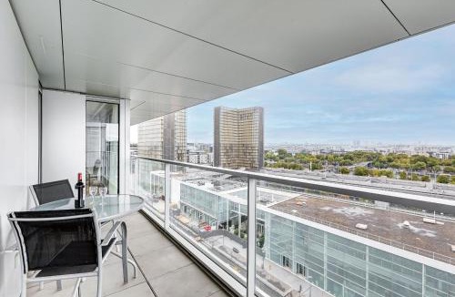 Gare Apartment | Suite Mitterand, Penthouse Parisien avec balcon