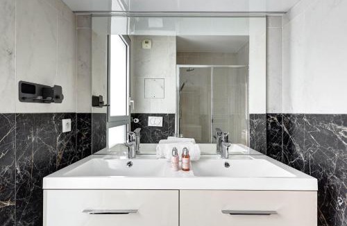 Gare Apartment | Suite Mitterand, Penthouse Parisien avec balcon