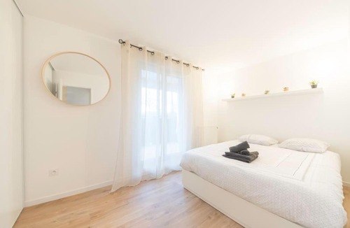 Bussy-Saint-Georges Apartment | Suite Moderne Familiale 8 Pers - Disney 10m - 2 SDB