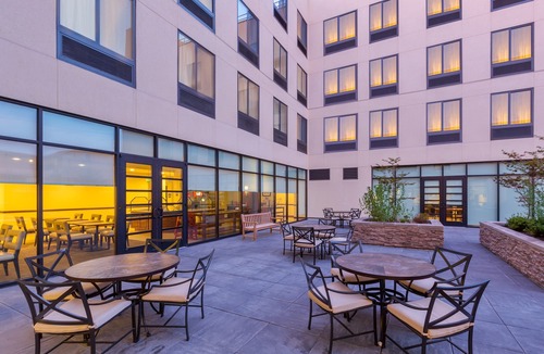 Fremont Apartment | Suite Near Downtown | Breakfast, and Pool Access!