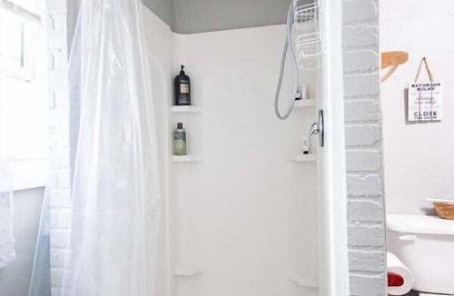 Smoketown Jackson Apartment | Suite near downtown Louisville, KY · Suite XI