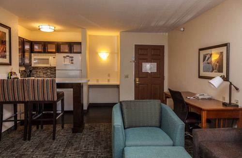 Briargate Condo | Suite Near Pikes National Forest | Outdoor Pool