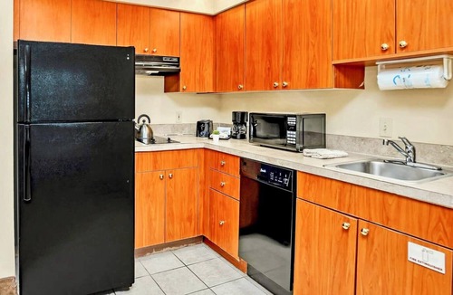 Florida Central Atlantic Coast Apartment | Suite Near Universal Studios w Pool & Hot Tub
