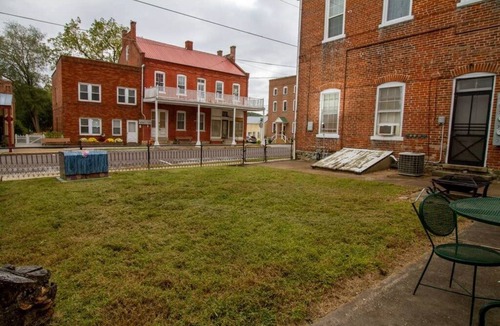 Hermann House | Suite on Schiller