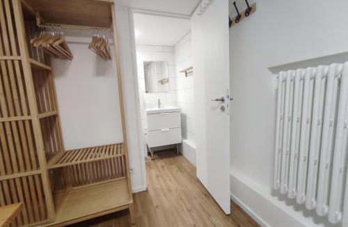 Calvaire Saint-Pierre House | Suite parentale indépendante en ville - chez l'habitant