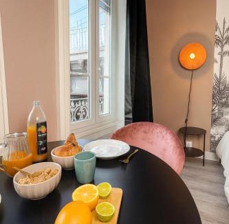 2nd Arrondissement Apartment | Suite Piano